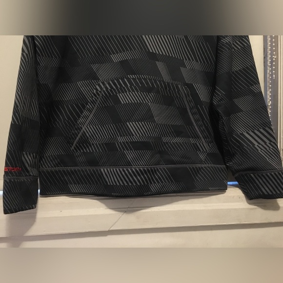 Authentic Under Armour Sweater - Picture 6 of 7